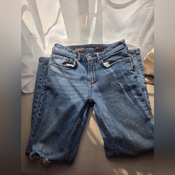 Pilcro Jeans Women's 27 Medium Wash Distressed Denim Slim Straight Leg Jeans - Picture 6 of 9